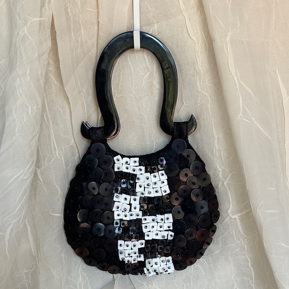Lovely cute black pearl shell bag lucite handle handbeaded